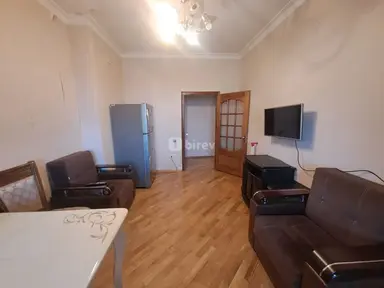 3 otaqlı mənzil, 8-ci kilometr q.