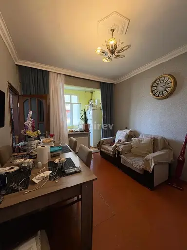 3 otaqlı mənzil, 5-ci mikrorayon q.
