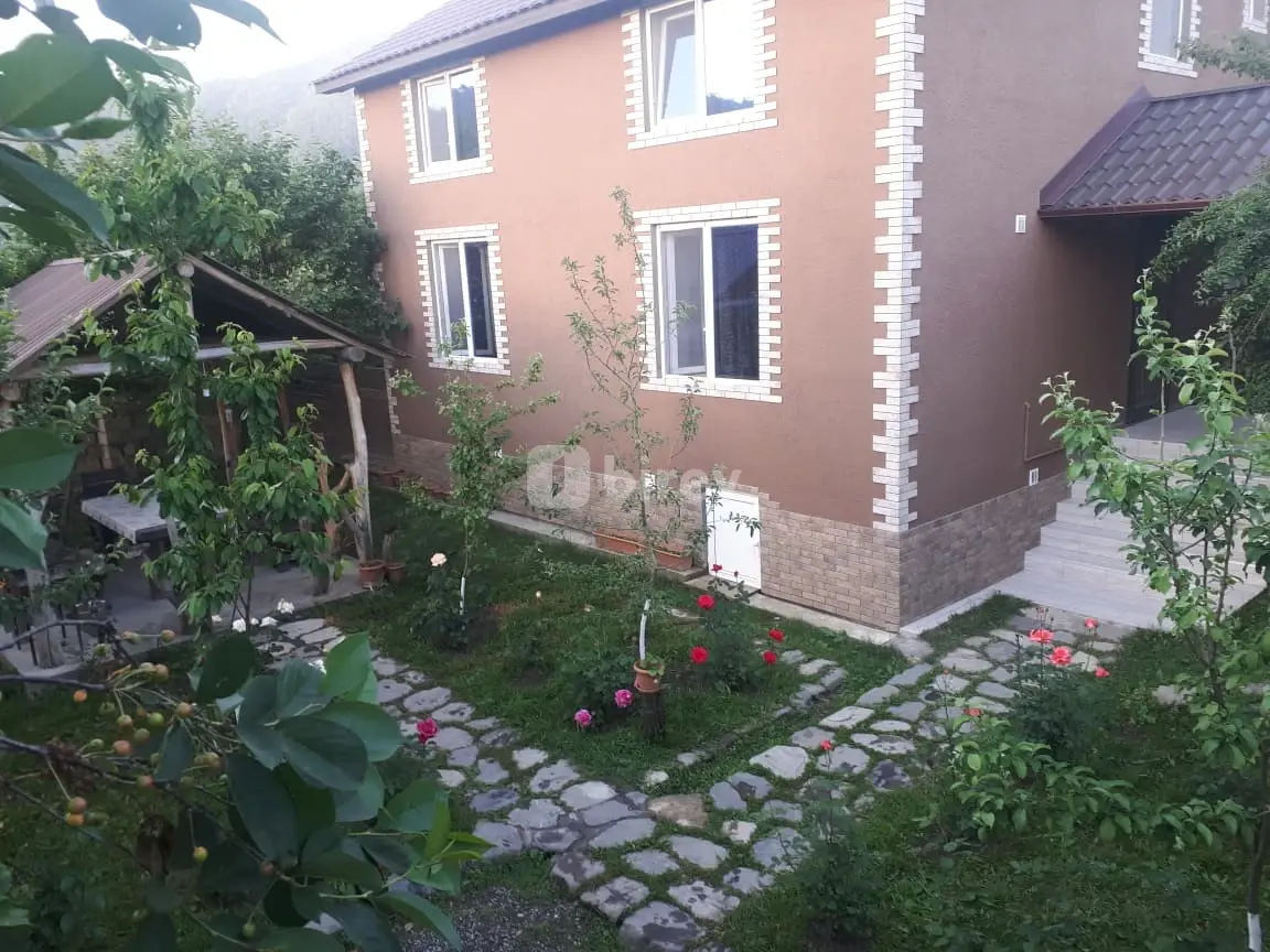 5 otaqlı həyət evi, Qəbələ rayonu, Qəbələ–Vəndam yolu, Qəbələ rayonu — şəkil 1