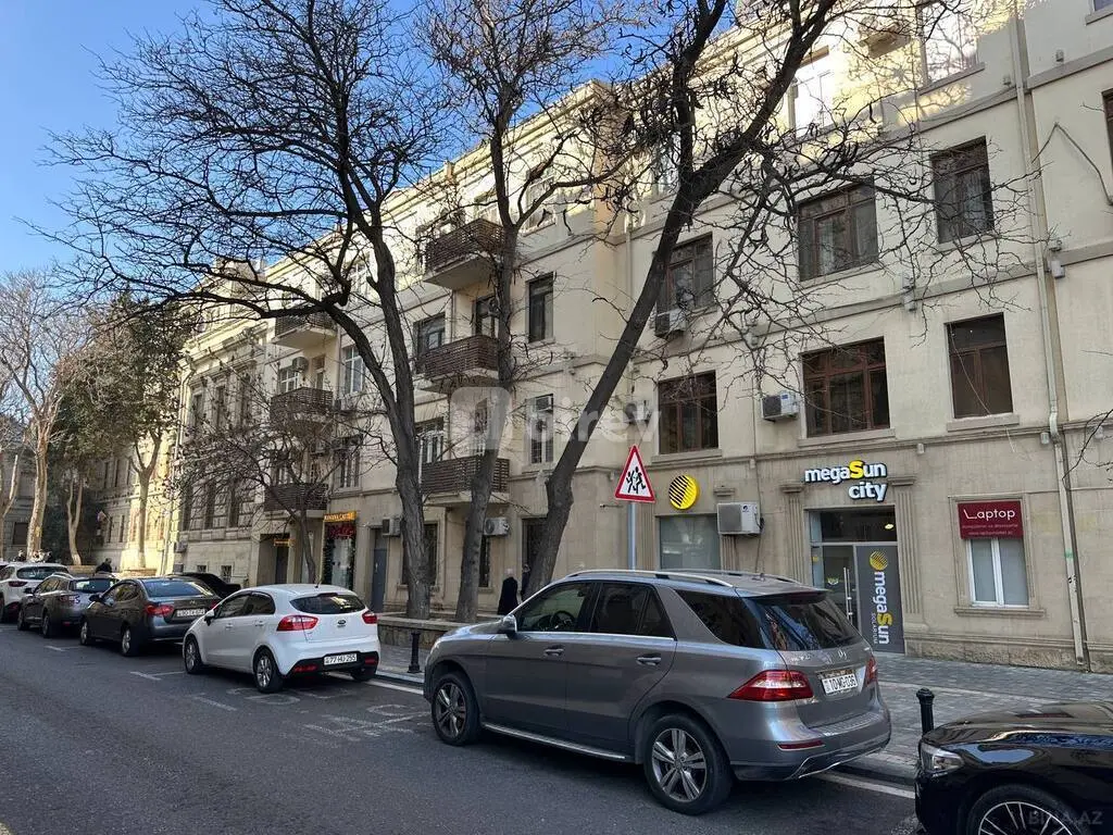 3 otaqlı mənzil, Nəsimi rayonu, yлицa Toлctoгo, Bakı şəhəri — şəkil 2