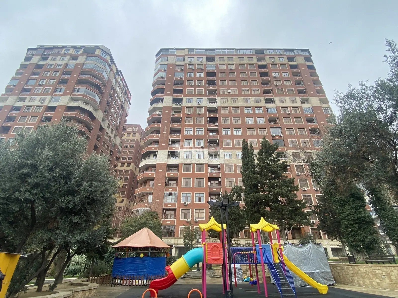 4 otaqlı mənzil, Nərimanov rayonu, Ağadadaş Qurbanov küçəsi, Bakı şəhəri — şəkil 1