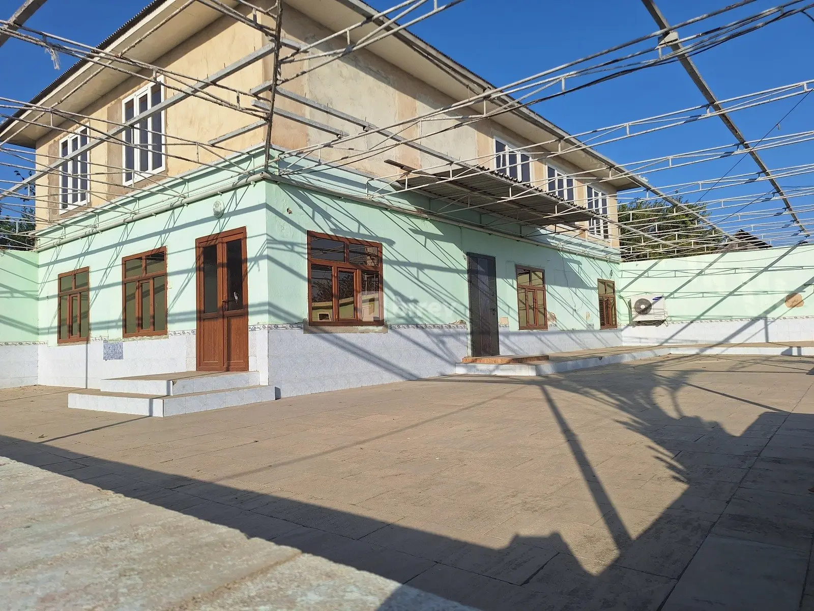 7 otaqlı həyət evi, Neftçala rayonu, Neftçala şəhəri. Məhəllə 6, Neftçala rayonu — şəkil 1