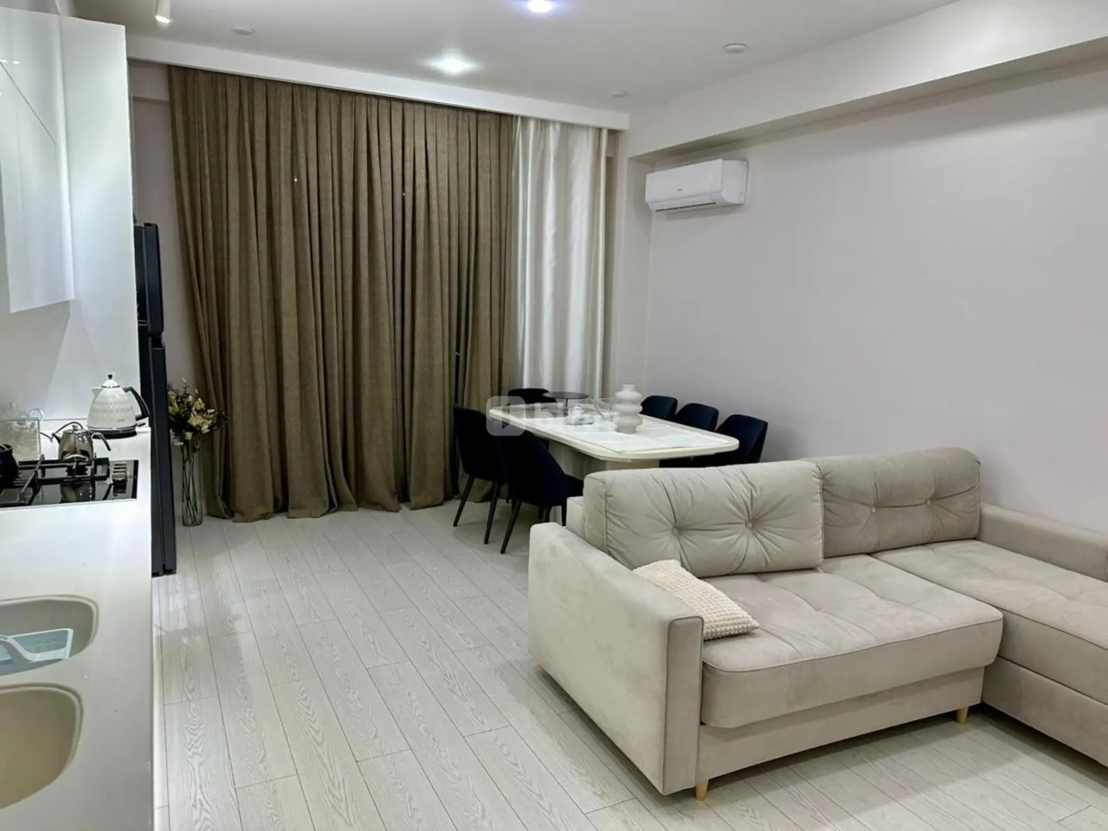 3 otaqlı mənzil, Səbail rayonu, Mikayıl Müşfiq küçəsi 8, Bakı şəhəri — şəkil 1
