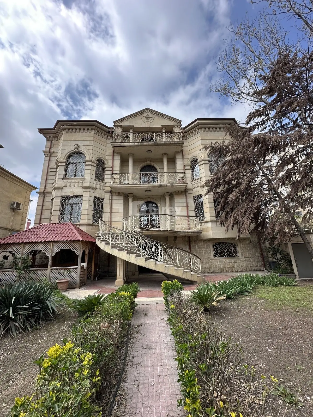 7 otaqlı həyət evi, Binəqədi rayonu, Cəfər Xəndan küçəsi, Bakı şəhəri — şəkil 1