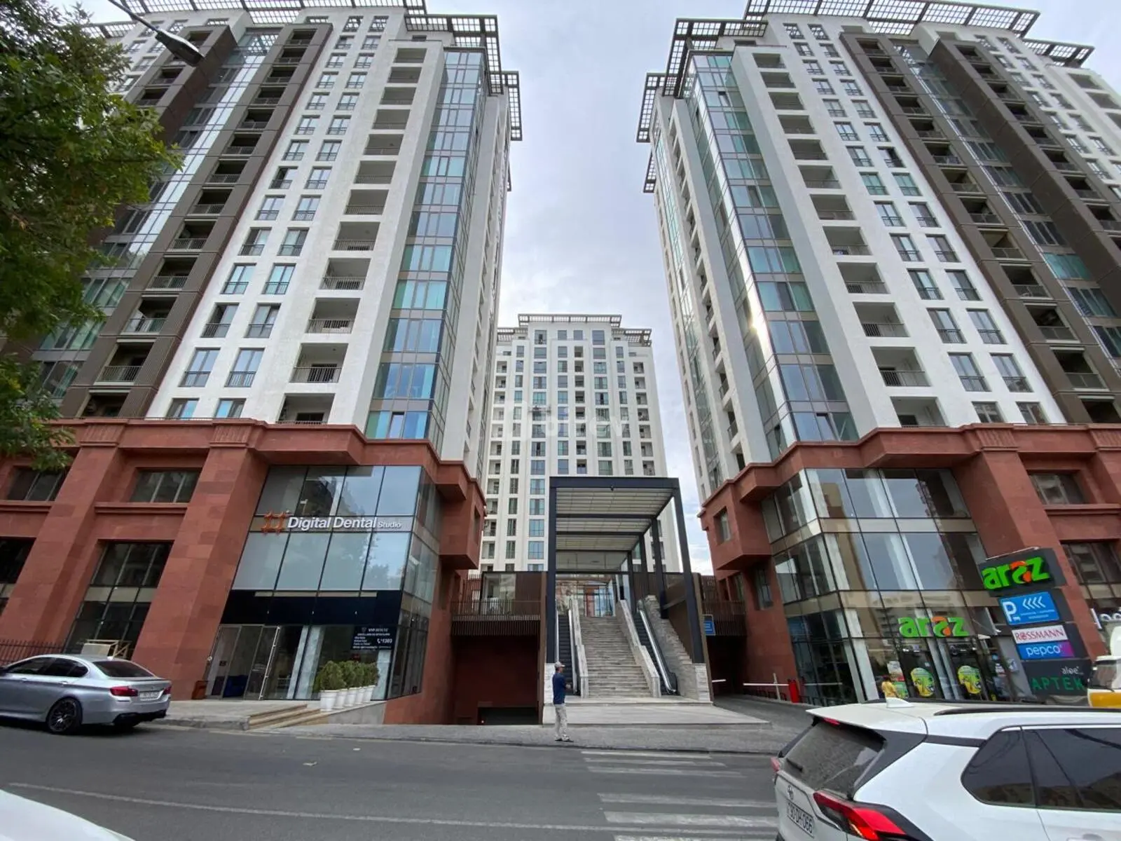 3 otaqlı mənzil, Yasamal rayonu, İsmayıl bəy Qutqaşınlı küç., Bakı şəhəri — şəkil 1