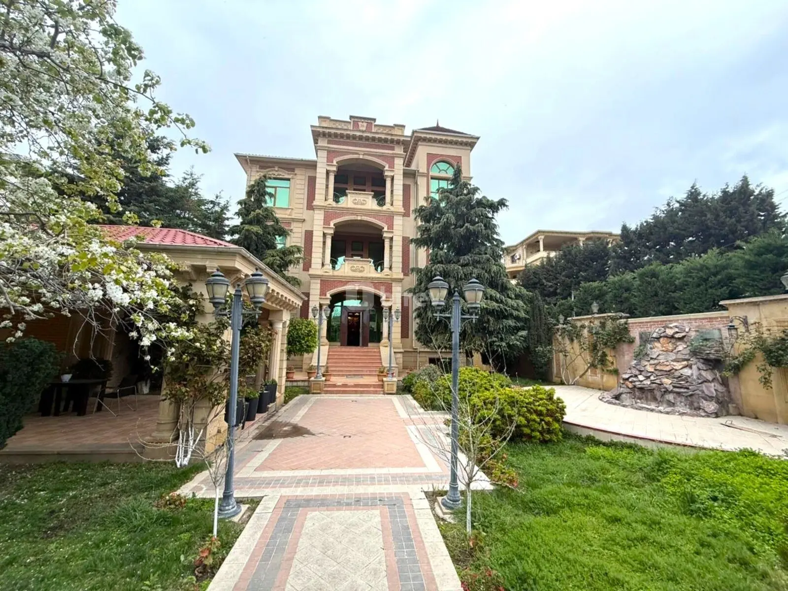 12 otaqlı həyət evi, Nərimanov rayonu, Məmməd Araz küç., Bakı şəhəri — şəkil 3