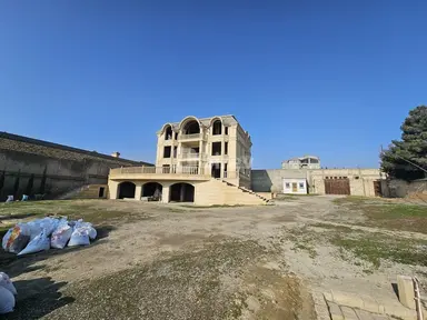 12 otaqlı həyət evi, Sahil q.