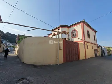 Otaq yoldaşı — Sebine