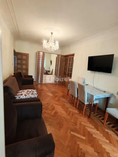 3 otaqlı mənzil, 8-ci mikrorayon
