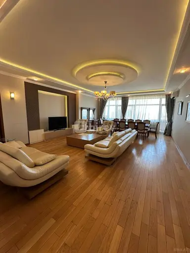 4 otaqlı mənzil, Yasamal rayonu, Elmlər Akademiyası m.