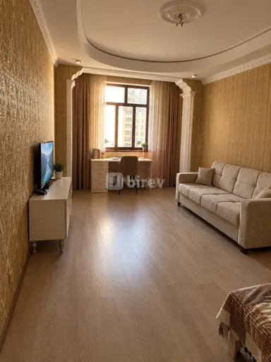 Otaq yoldaşı — Fayyaz