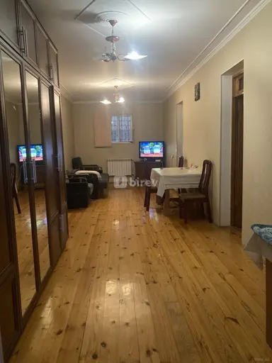 7 otaqlı həyət evi, Saray q.