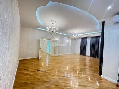 4 otaqlı mənzil, 8-ci mikrorayon