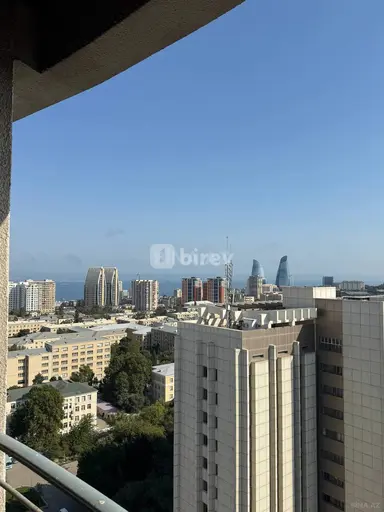 8 otaqlı mənzil, Yasamal rayonu, Elmlər Akademiyası m.