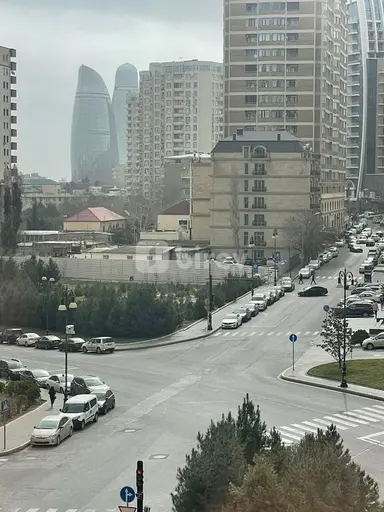 4 otaqlı mənzil, Yasamal rayonu, Elmlər Akademiyası m.