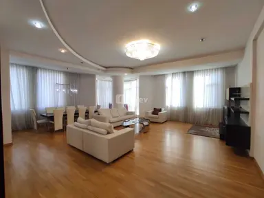5 otaqlı mənzil, Nəsimi rayonu, 28 May m.