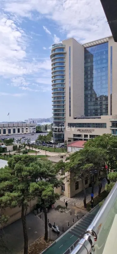 3 otaqlı mənzil, Nəsimi rayonu, 28 May m.