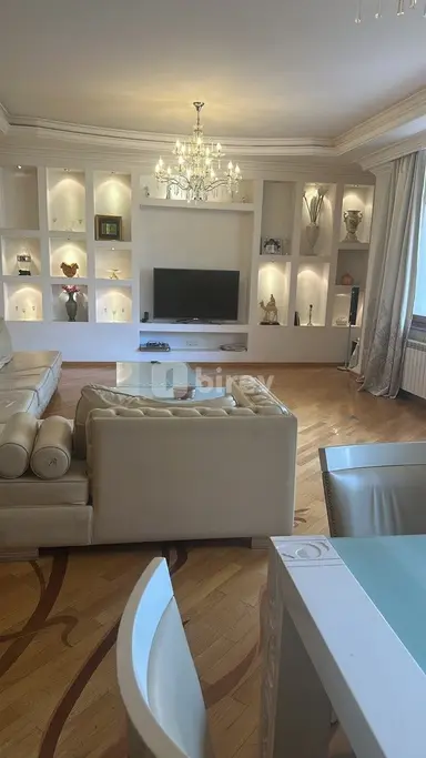 4 otaqlı mənzil, Yasamal q.