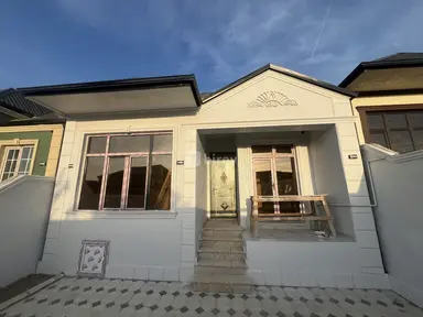 3 otaqlı həyət evi, Saray q.