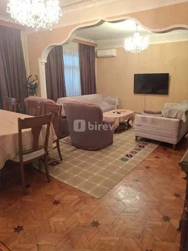 5 otaqlı mənzil, 8-ci kilometr q.
