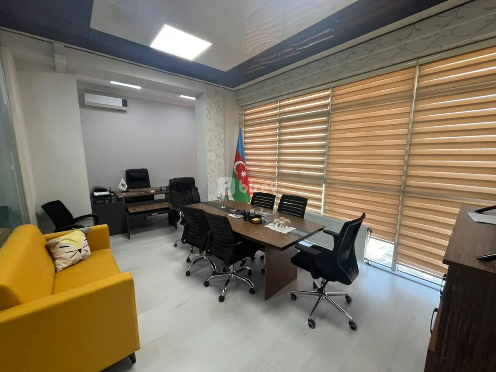 Ofis, Nərimanov rayonu, Əhməd Rəcəbli kuçəsi., Bakı şəhəri — şəkil 1