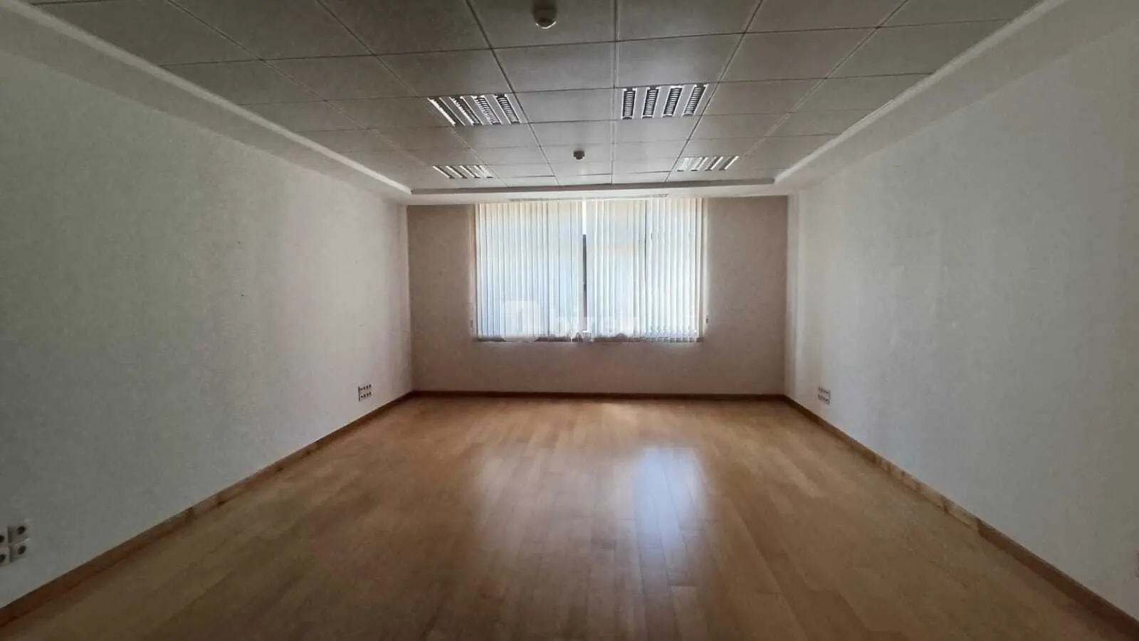 Obyekt, Yasamal rayonu, İzmir küçəsi, Bakı şəhəri — şəkil 3