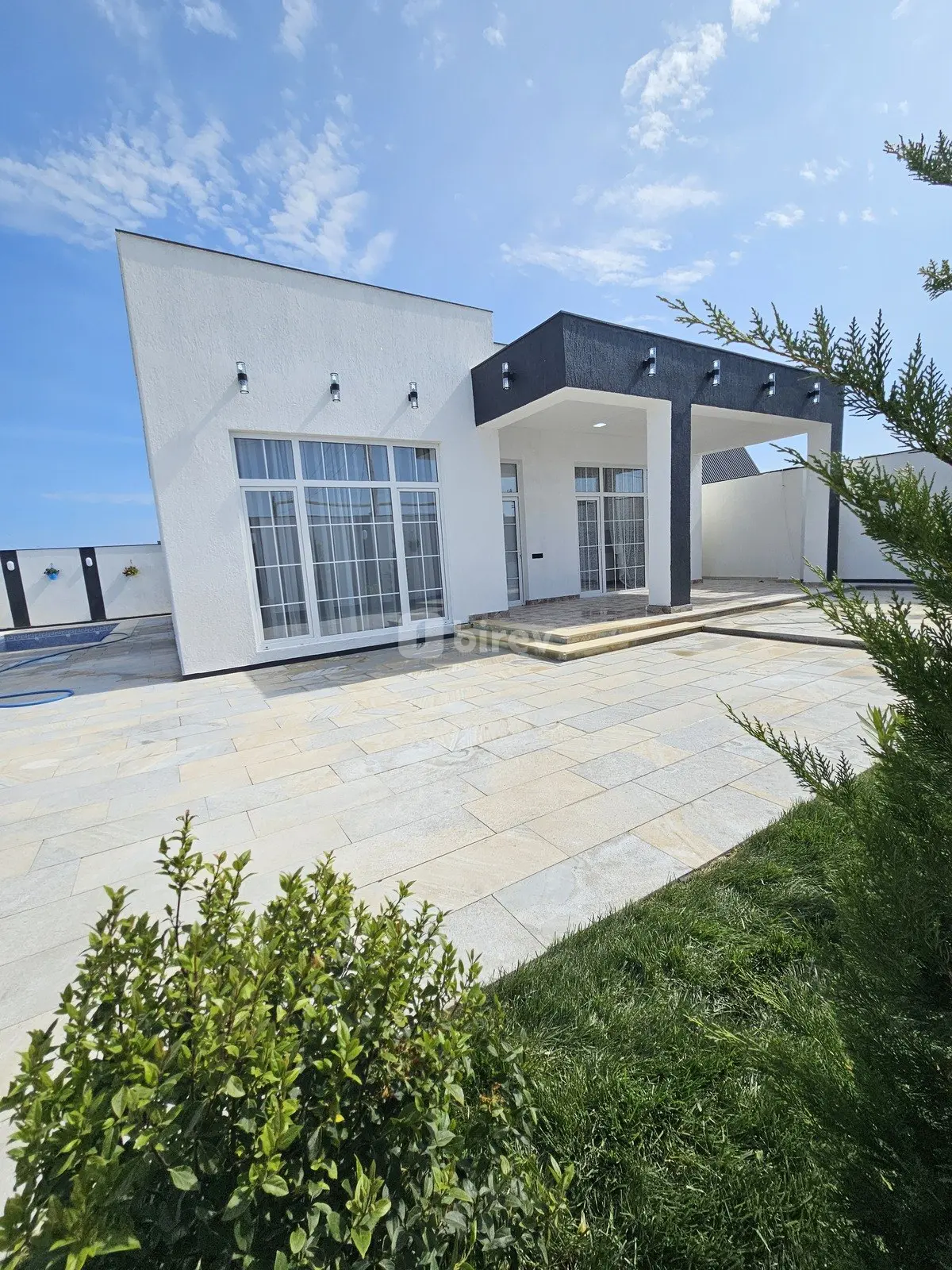 4 otaqlı həyət evi, Şüvəlan q., Şüvəlan qəsəbəsi, Xəzər rayonu — şəkil 1