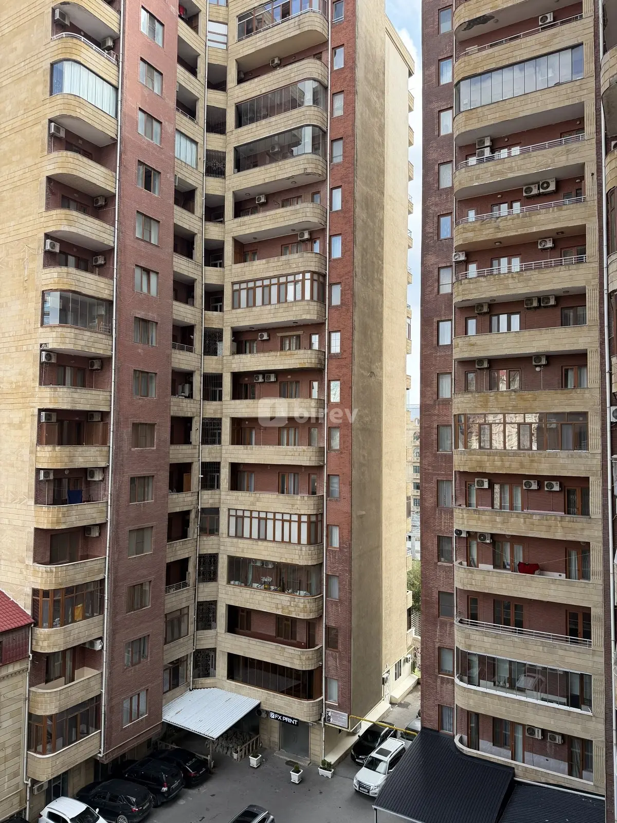 2 otaqlı mənzil, Yasamal rayonu, Şamil Əzizbəyov küçəsi, Bakı şəhəri — şəkil 1
