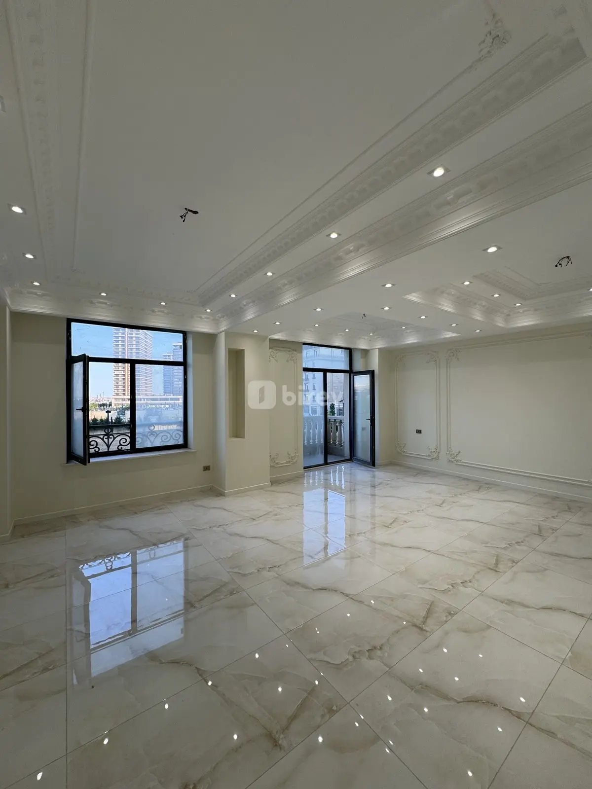 5 otaqlı mənzil, Ağ şəhər q., Qarabağ Meydanı küç., Xətai rayonu — şəkil 1