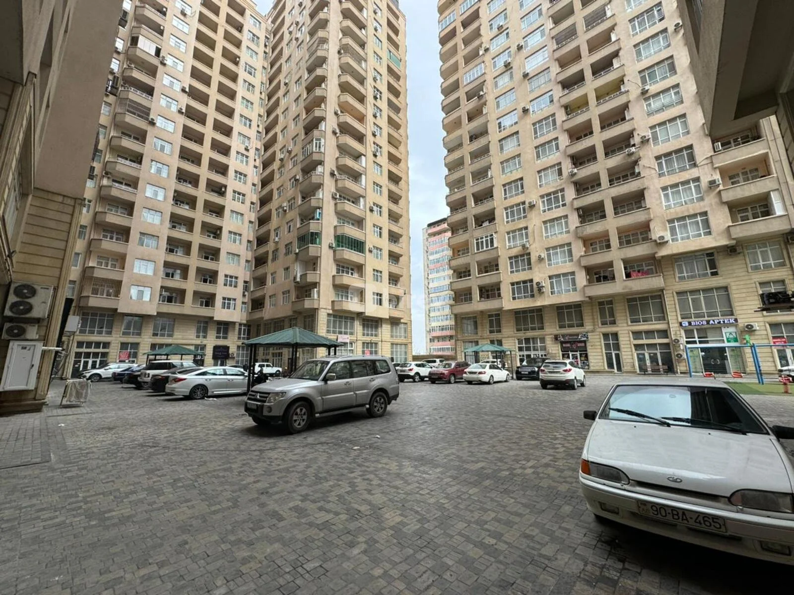 4 otaqlı mənzil, Nəsimi rayonu, Ənvər Hüseynov küç., 7., Bakı şəhəri — şəkil 12