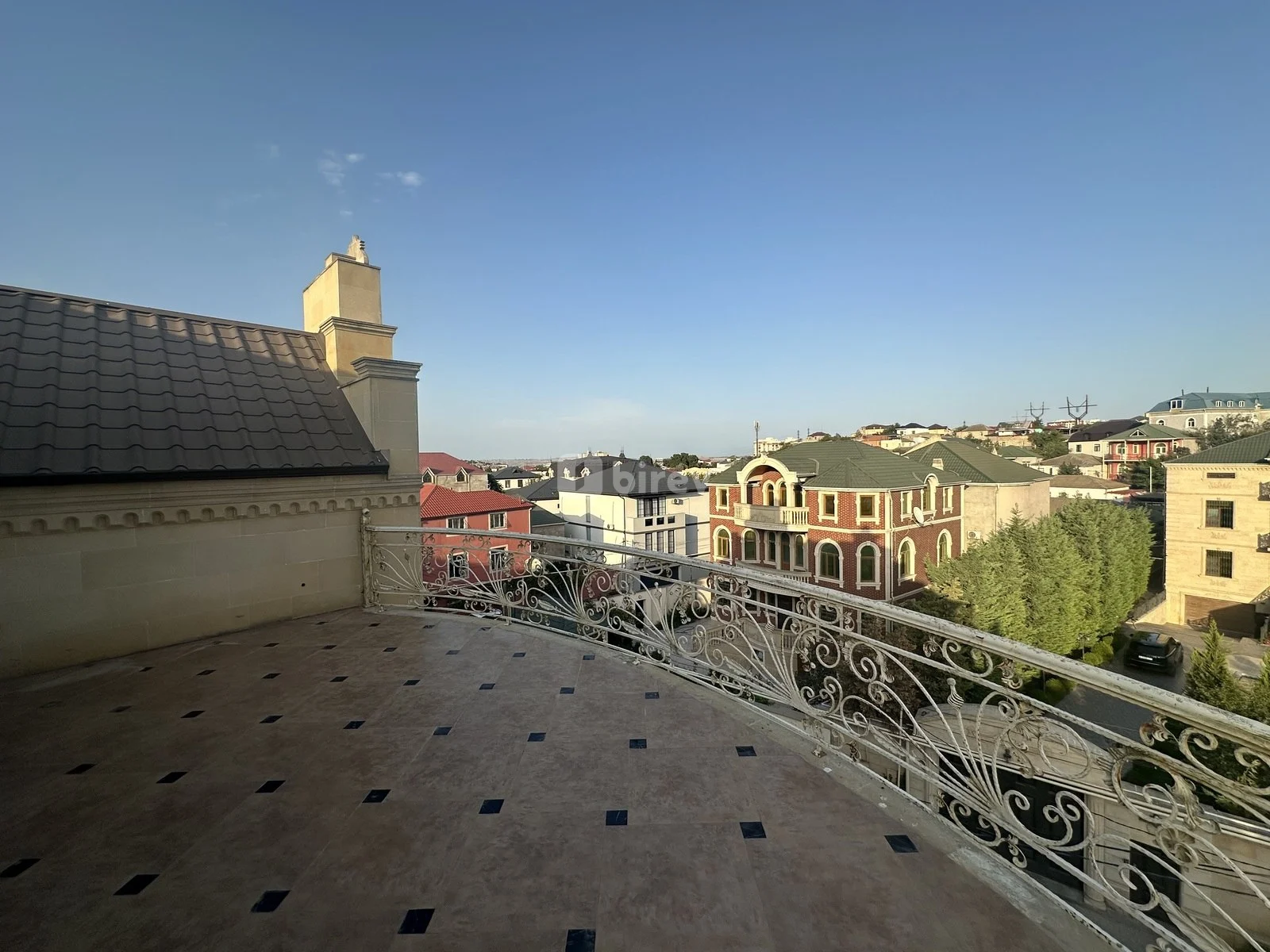 8 otaqlı həyət evi, 6-cı mikrorayon, Sirab k., Binəqədi rayonu — şəkil 9