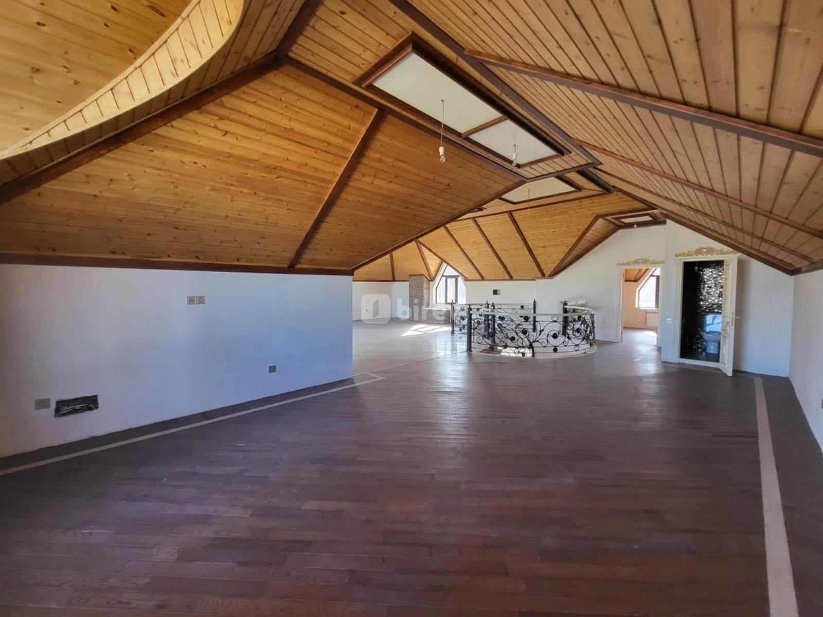 8 otaqlı həyət evi, 6-cı mikrorayon, Sirab k., Binəqədi rayonu — şəkil 23