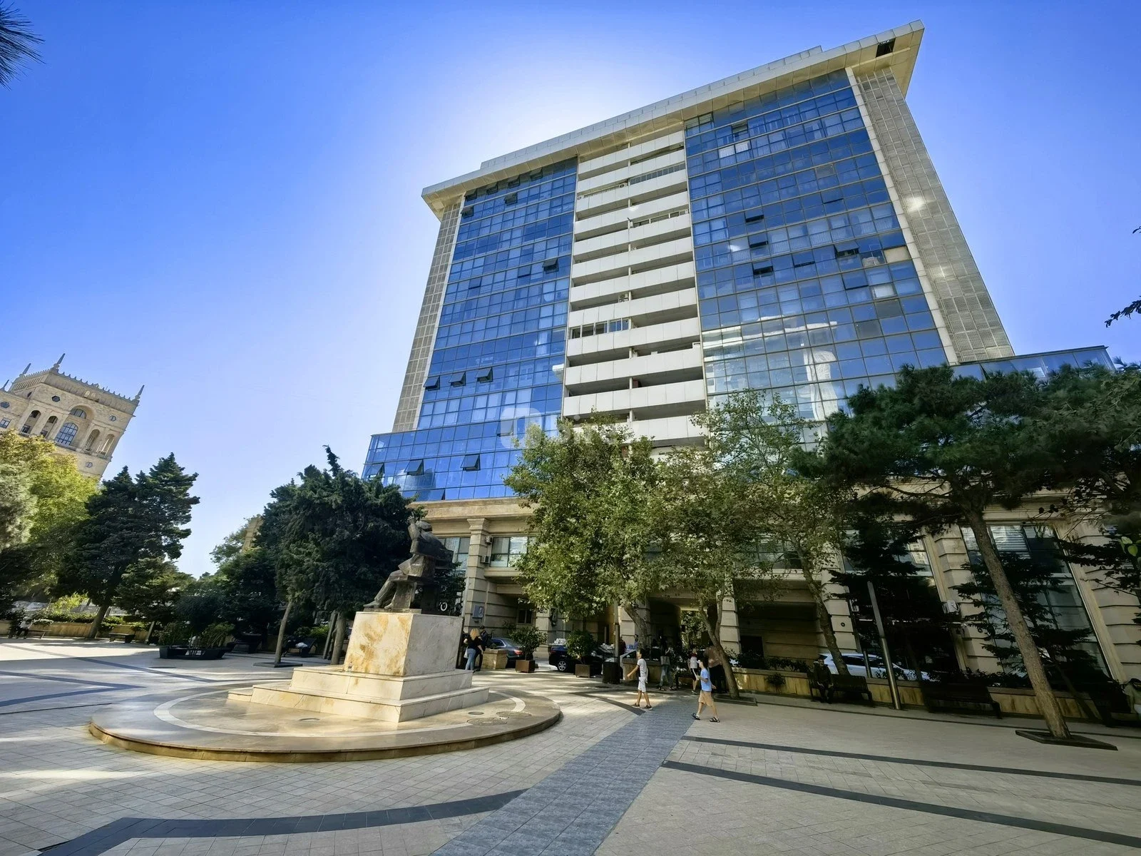 3 otaqlı mənzil, Nəsimi rayonu, Fikrət Əmirov küçəsi, Bakı şəhəri — şəkil 1
