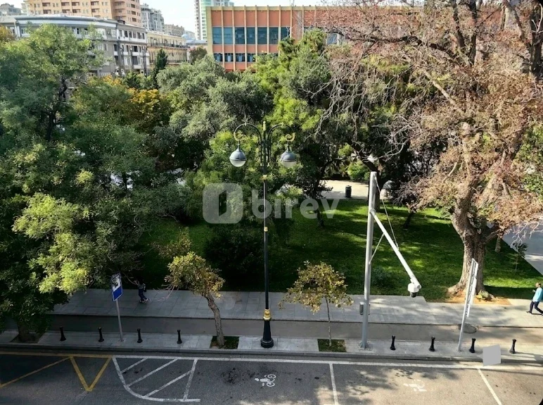 5 otaqlı mənzil, Nəsimi rayonu, Bülbül prospekti, Bakı şəhəri — şəkil 1