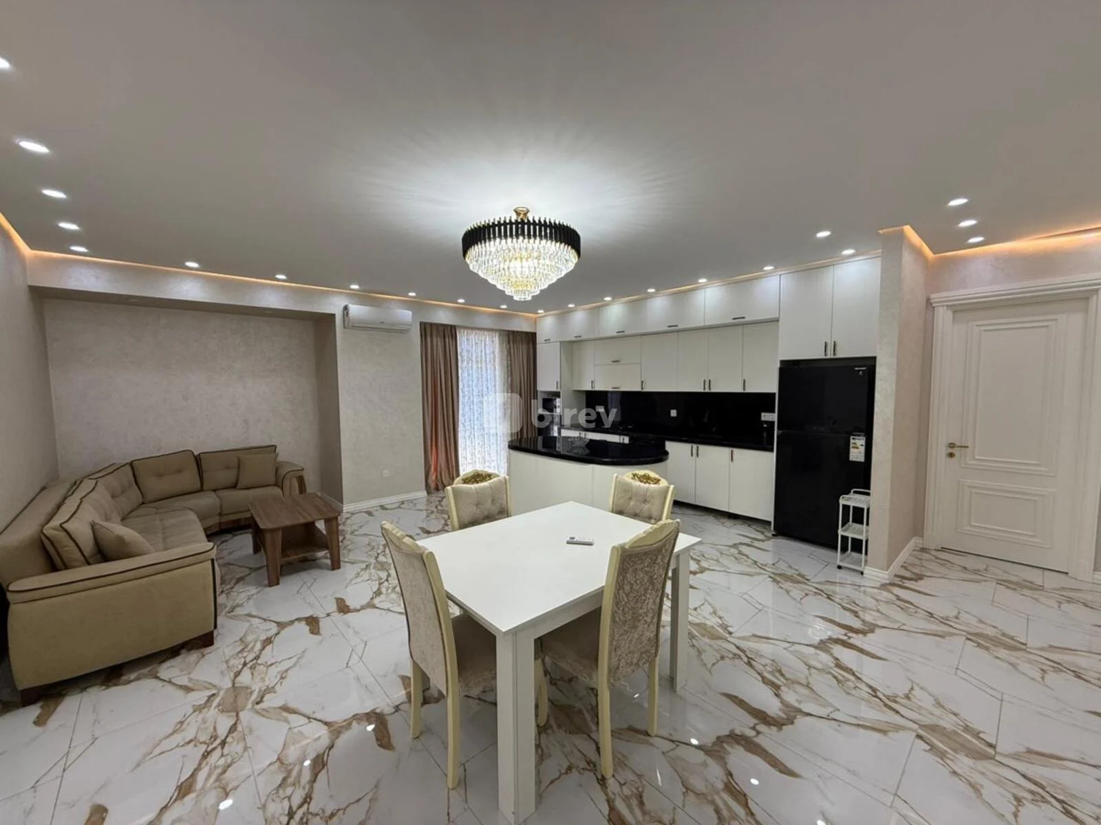 4 otaqlı mənzil, Yasamal rayonu, Grand Hayat yaşayış kompleksi, Bakı şəhəri — şəkil 2
