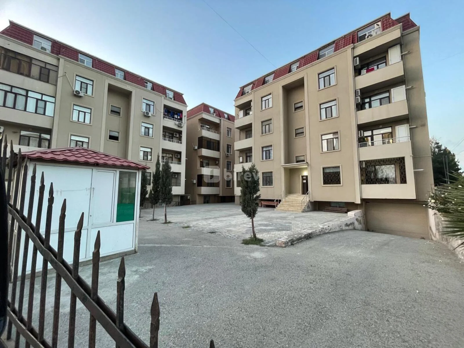 3 otaqlı mənzil, Həzi Aslanov q., M.Hadi k. 92 F, Xətai rayonu — şəkil 1