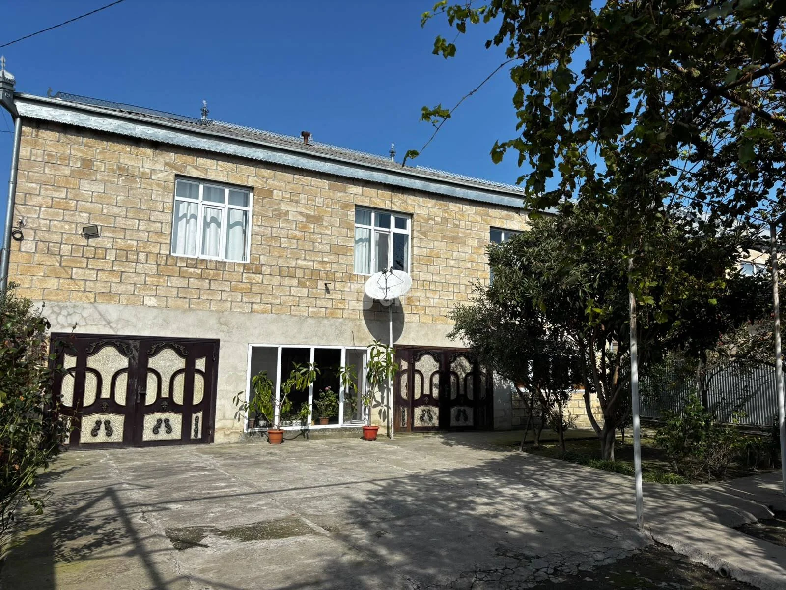 4 otaqlı həyət evi, Balakən rayonu, R. Semediv küçesi. — şəkil 1