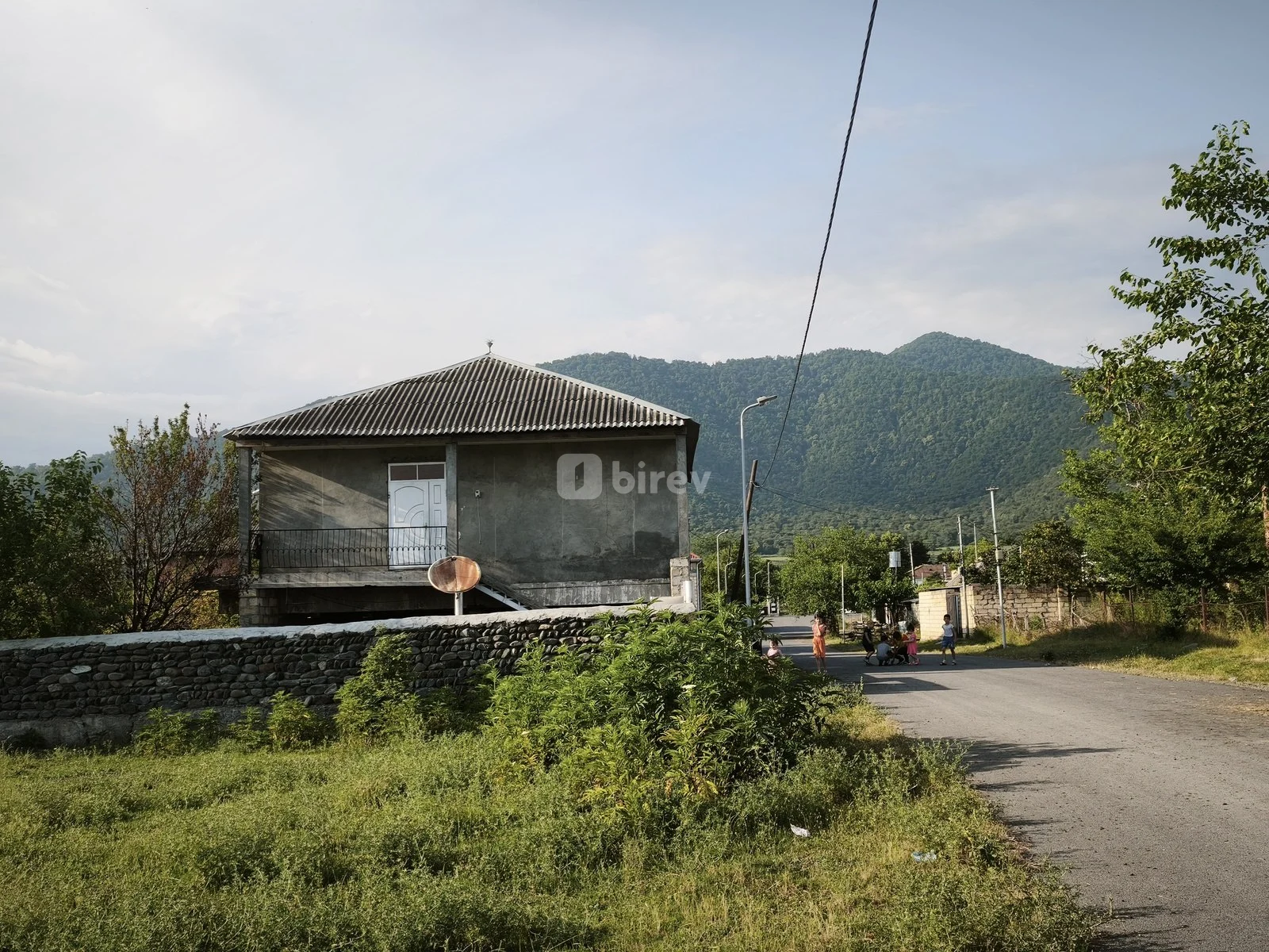 4 otaqlı həyət evi, Qazangül, Qazangül kəndi (Zaqatala-Balakən yolunun tam üstü, Zaqatala rayonu — şəkil 1