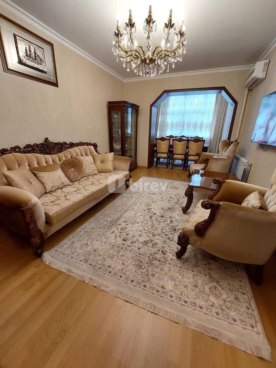3 otaqlı mənzil, Səbail rayonu, Qurban Abbasov küçəsi, Bakı şəhəri — şəkil 1