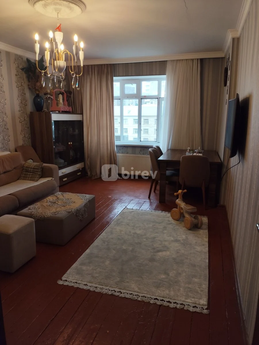 2 otaqlı mənzil, 8-ci kilometr q., Babək 79a, Nizami rayonu — şəkil 1