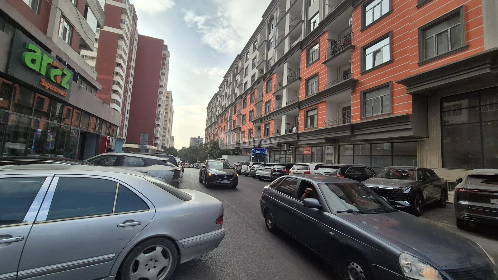 Obyekt, Nizami rayonu, Tofiq Abbasov küçəsi, Bakı şəhəri — şəkil 1