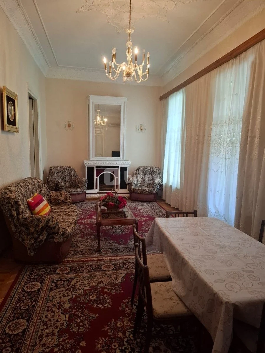 3 otaqlı mənzil, Nəsimi rayonu, Əlövsət Quliyev küç., Bakı şəhəri — şəkil 1