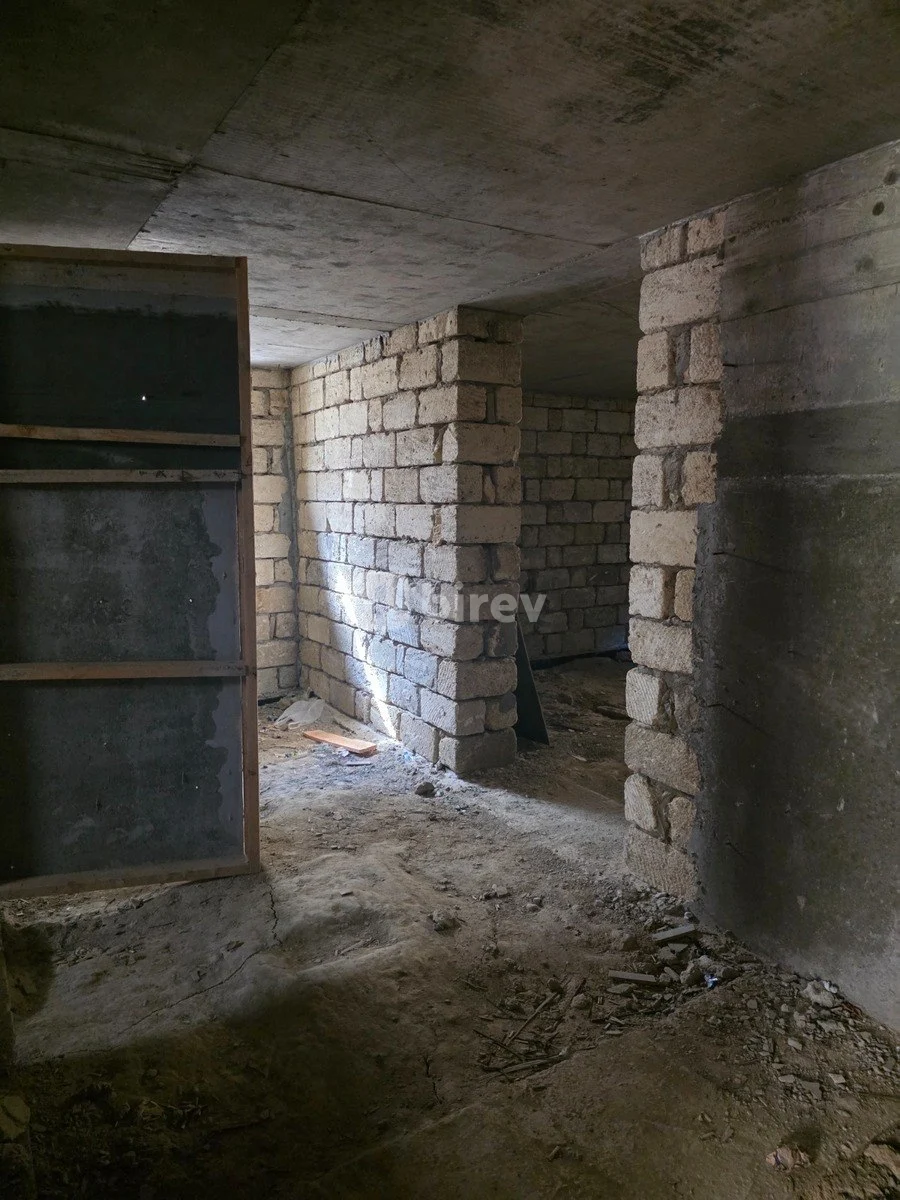 7 otaqlı həyət evi, Badamdar q., Dostluq küçəsi, Səbail rayonu — şəkil 23
