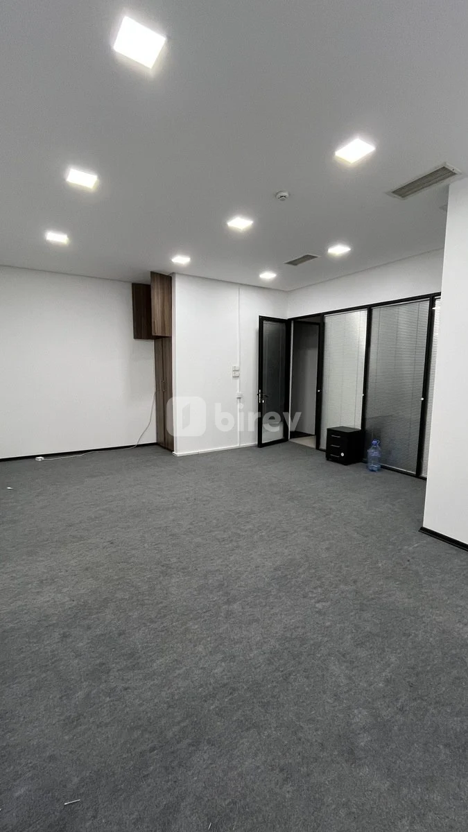 Ofis, Səbail rayonu, Həsən Abdullayev küçəsi, Bakı şəhəri — şəkil 3