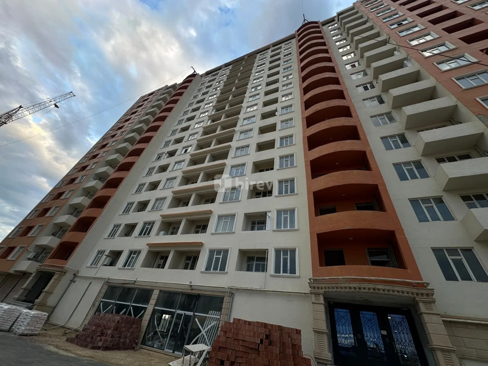 2 otaqlı mənzil, Saray q., İlqar Abdullayev küçəsi, Abşeron rayonu — şəkil 1