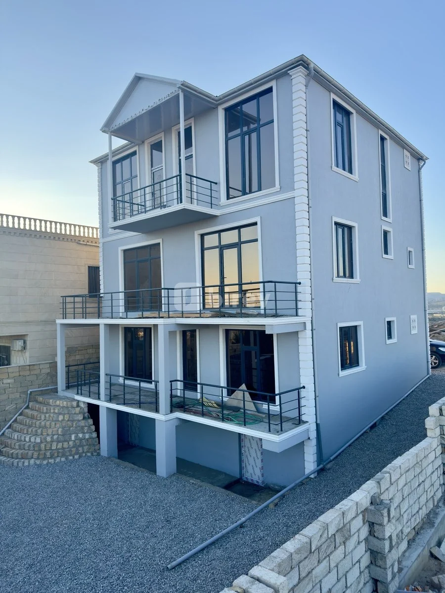10 otaqlı həyət evi, Şıxov q., Şıxov qəs, Səbail rayonu — şəkil 1
