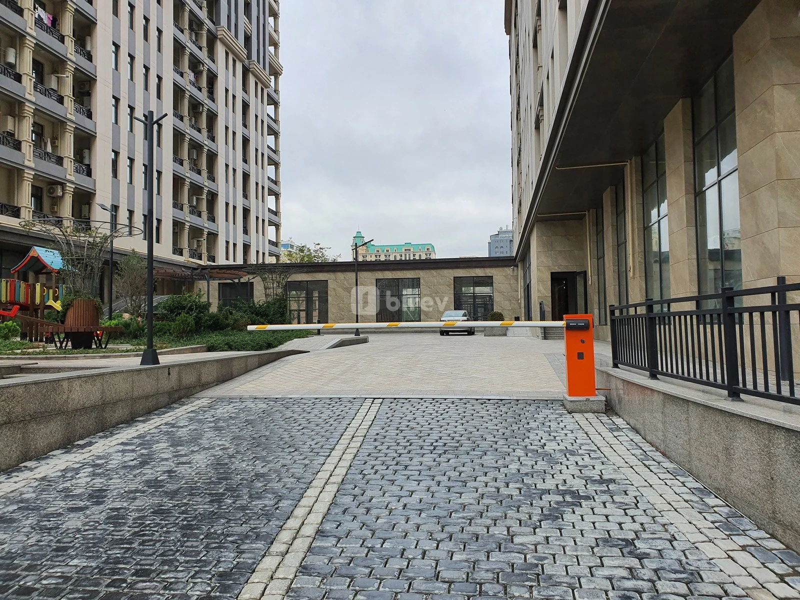 2 otaqlı mənzil, Nəsimi rayonu, Hüseyinqulu Sarabiski küçəsi, giriş 6, M5,m8, Bakı şəhəri — şəkil 3