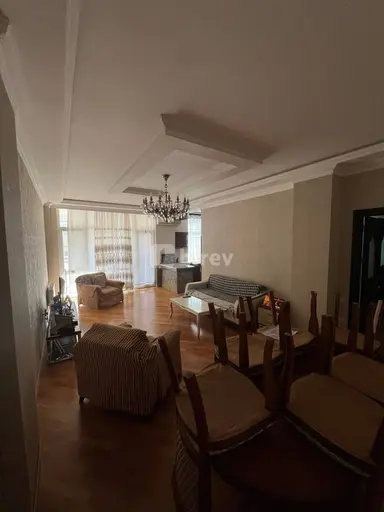 4 otaqlı mənzil, Yasamal rayonu, Elmlər Akademiyası m.
