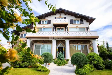 9 otaqlı həyət evi, Buzovna q.