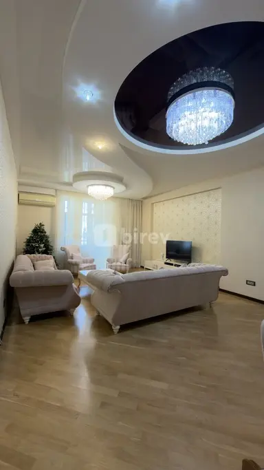 4 otaqlı mənzil, Yasamal rayonu, Elmlər Akademiyası m.